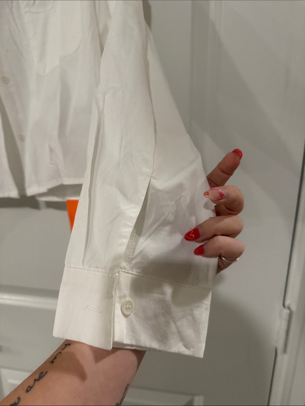 Cropped White Button-Down Shirt - Picture 14 of 16